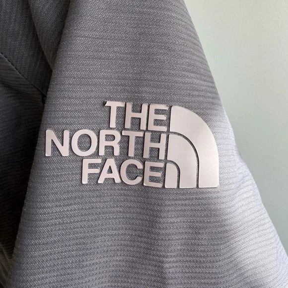 The North Face Women's Triclimate 3 in 1 Jacket Size Medium - Picture 3 of 7